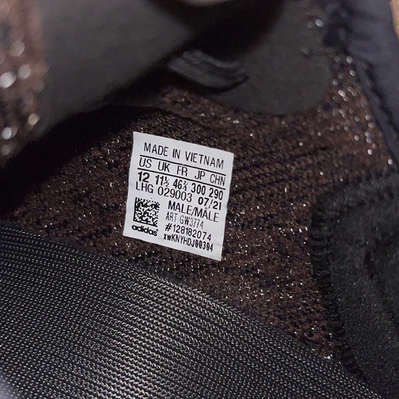 YEEZY BOOST 350 V2 Size 12 (Mens) - Picture 4 of 5